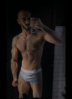 Zain in Riyadh - Male escort in Riyadh Photo 5 of 5