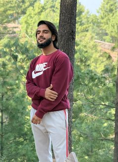 Zain Khi Individual - Acompañantes masculino in Karāchi Photo 2 of 7
