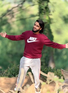 Zain Khi Individual - Acompañantes masculino in Karāchi Photo 5 of 7