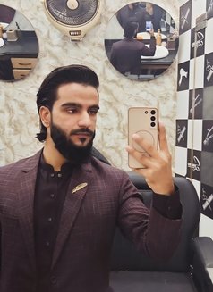 Zain Khi Individual - Acompañantes masculino in Karāchi Photo 7 of 7
