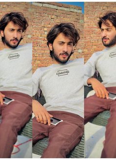 Zain - Male escort in Lahore Photo 2 of 2