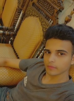 Zain - Male escort in Beirut Photo 4 of 4