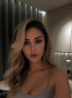 Zaina - puta in Riyadh Photo 1 of 5