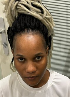 Zainab - escort in Riyadh Photo 1 of 3