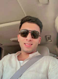 Zaini - Male escort in Dubai Photo 2 of 3