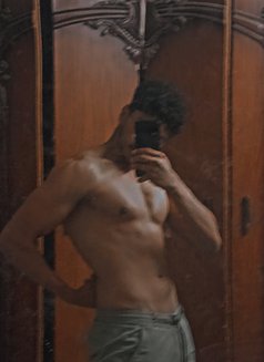 Zainxx - Male escort in Cairo Photo 1 of 3