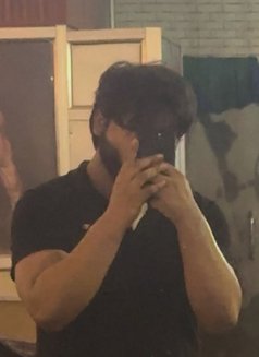 Zak - Acompañantes masculino in New Delhi Photo 1 of 3