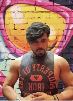 Zaki - Acompañantes masculino in Dubai Photo 3 of 3