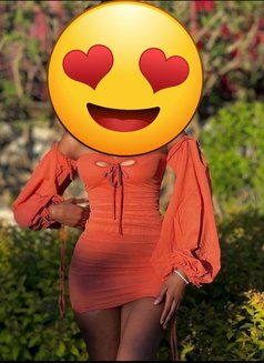 Zam - masseuse in Nairobi Photo 1 of 4