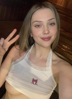 Zamaika - Male escort in Dubai Photo 1 of 5