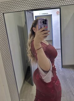 Zandra - escort in Umm al-Qaiwain Photo 1 of 2