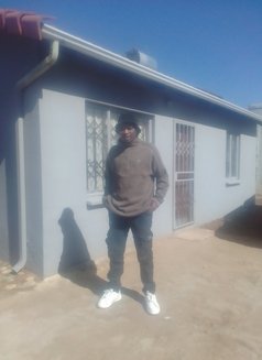 Zanothando - Male escort in Johannesburg Photo 8 of 11