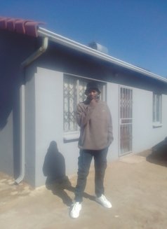 Zanothando - Male escort in Johannesburg Photo 9 of 11