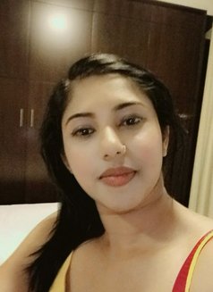 Zara Babe - puta in Dubai Photo 1 of 9