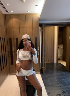 Zara sexy SQUIRTER & SLOPPY DEEPHROATER - puta in Abu Dhabi Photo 3 of 18