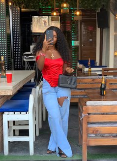 Zara - escort in Lomé Photo 5 of 6