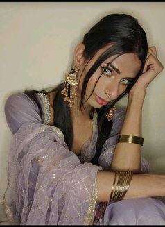 Zara - Acompañantes transexual in New Delhi Photo 1 of 8