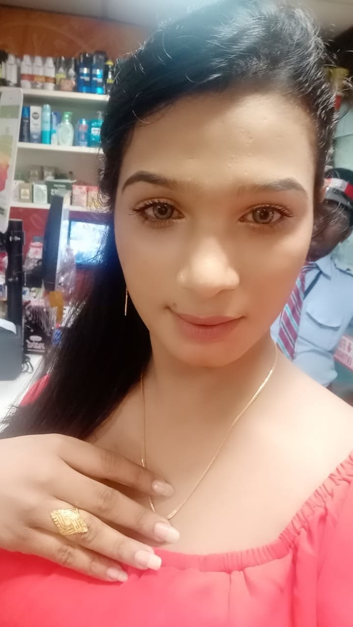 Shreya Karmakar, Indian Transsexual escort in New Delhi