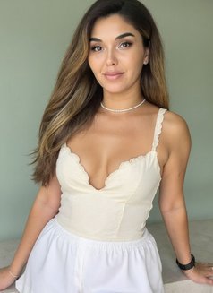 Zara - escort in Singapore Photo 3 of 8