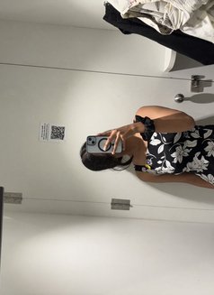 Zara Khan - escort in New Delhi Photo 4 of 4