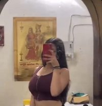 Zara Khan - escort in New Delhi Photo 2 of 2