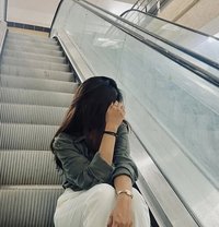 Kareena khan - escort in New Delhi
