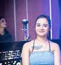 Zara Khan - puta in Udaipur Photo 1 of 5