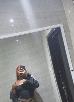 Zara - escort in Accra Photo 2 of 4