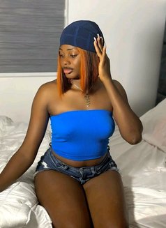 Zara - escort in Jeddah Photo 6 of 11