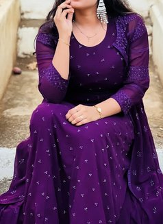 Zara - escort in Colombo Photo 3 of 7