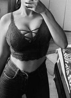 Zara - escort in Colombo Photo 7 of 7