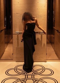 Zara - puta in Colombo Photo 6 of 7