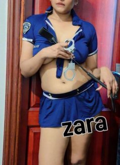 Zara - puta in Dubai Photo 7 of 10