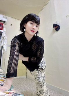 Zara - Transsexual escort in Al Ain Photo 6 of 9