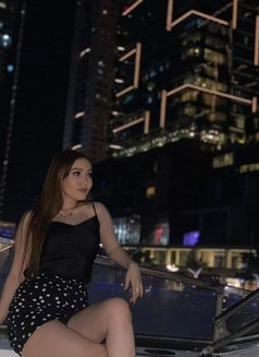 Zara - puta in Dubai Photo 4 of 5