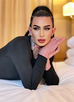 Zara Xxl - Transsexual escort in Dubai Photo 5 of 23