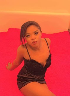 Zarah - escort in Riyadh Photo 5 of 6