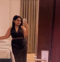 Zareen - puta in New Delhi