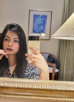 Zareen - escort in New Delhi Photo 7 of 21