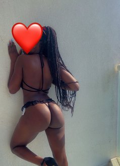 Zari sexy boobies and ass - puta in Dubai Photo 15 of 17