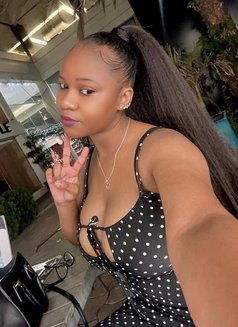 Zari - escort in Guangzhou Photo 3 of 3