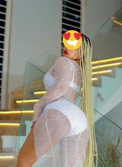 Zari - escort in Muscat Photo 1 of 2