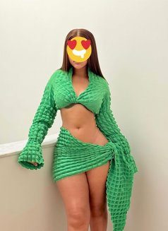 Zari - escort in Muscat Photo 2 of 2