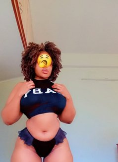 Zari - puta in Hyderabad Photo 8 of 8