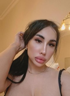 Zarina - Transsexual escort in İstanbul Photo 1 of 4