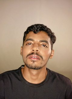 Zaro Veyn | For Women in Bangalore - Acompañantes masculino in Bangalore Photo 6 of 7