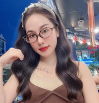 Zarra - escort in Ras al-Khaimah Photo 1 of 3