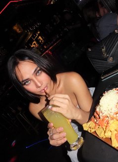 Zavia Khalifa - Transsexual escort in Taipei Photo 4 of 7