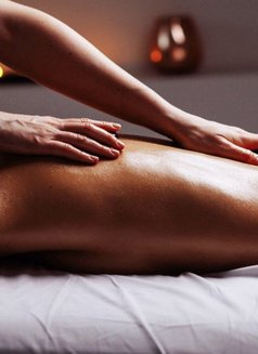 Žãÿ X̌ - masseur in Kathmandu Photo 4 of 4