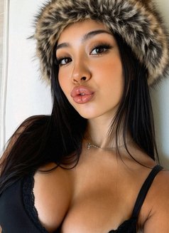 Zayah - puta in Taipei Photo 3 of 3